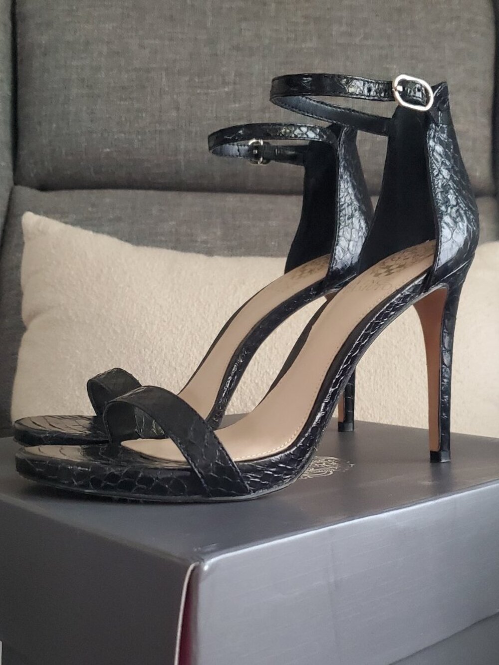 Vince Camuto Frenchie Ankle Strap Black Sandals | 8.5